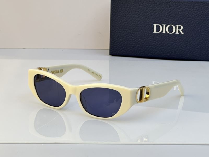 CHRISTIAN DIOR